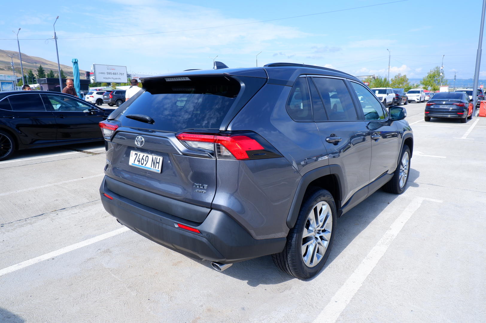 Toyota RAV4 2021 — photo 2