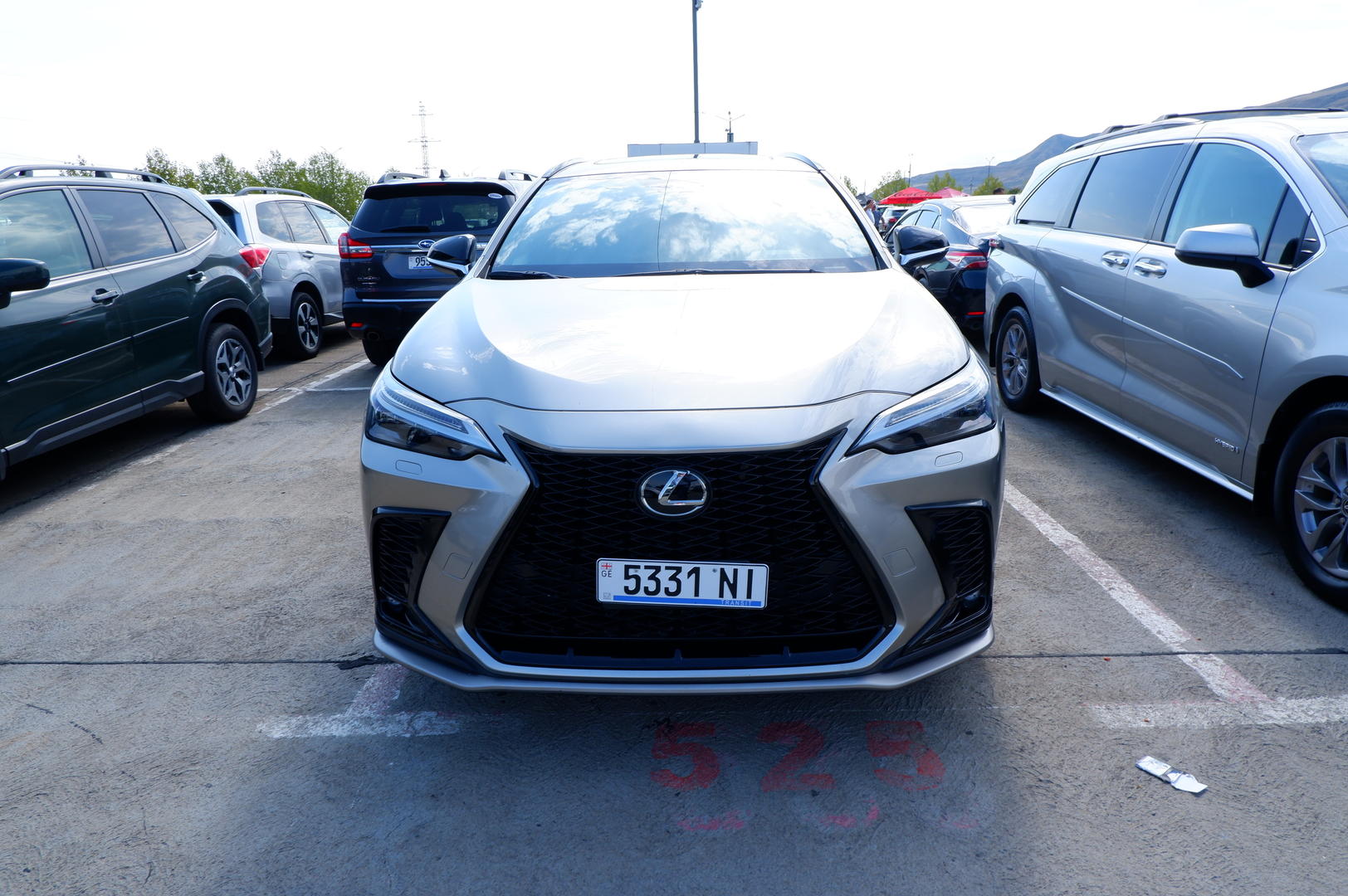 Lexus NX 350 2023 — photo 2