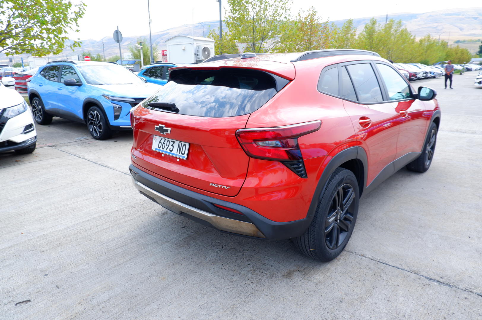 Chevrolet Trax 2023 — photo 2