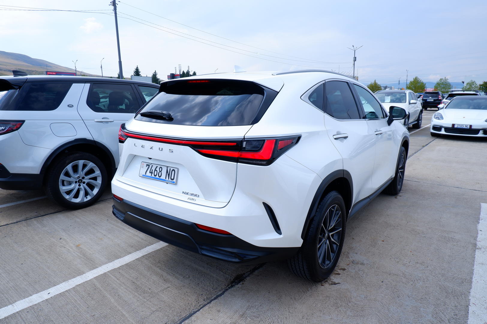 Lexus NX 350 2022 — photo 2