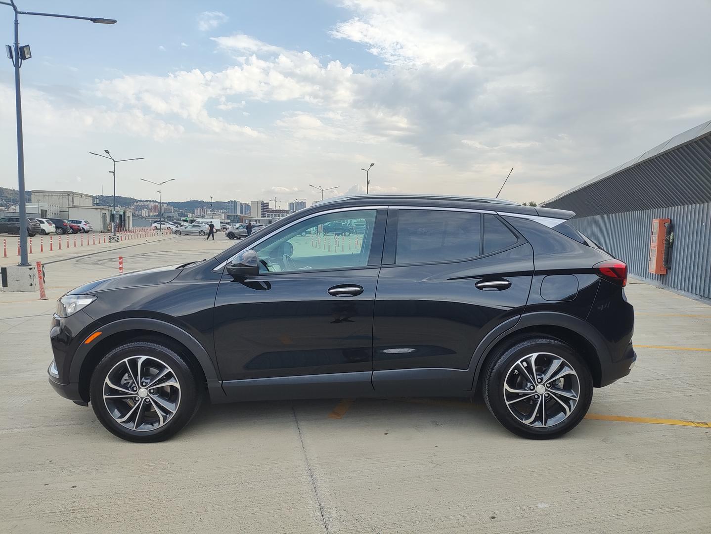 Buick Encore 2021 — photo 2