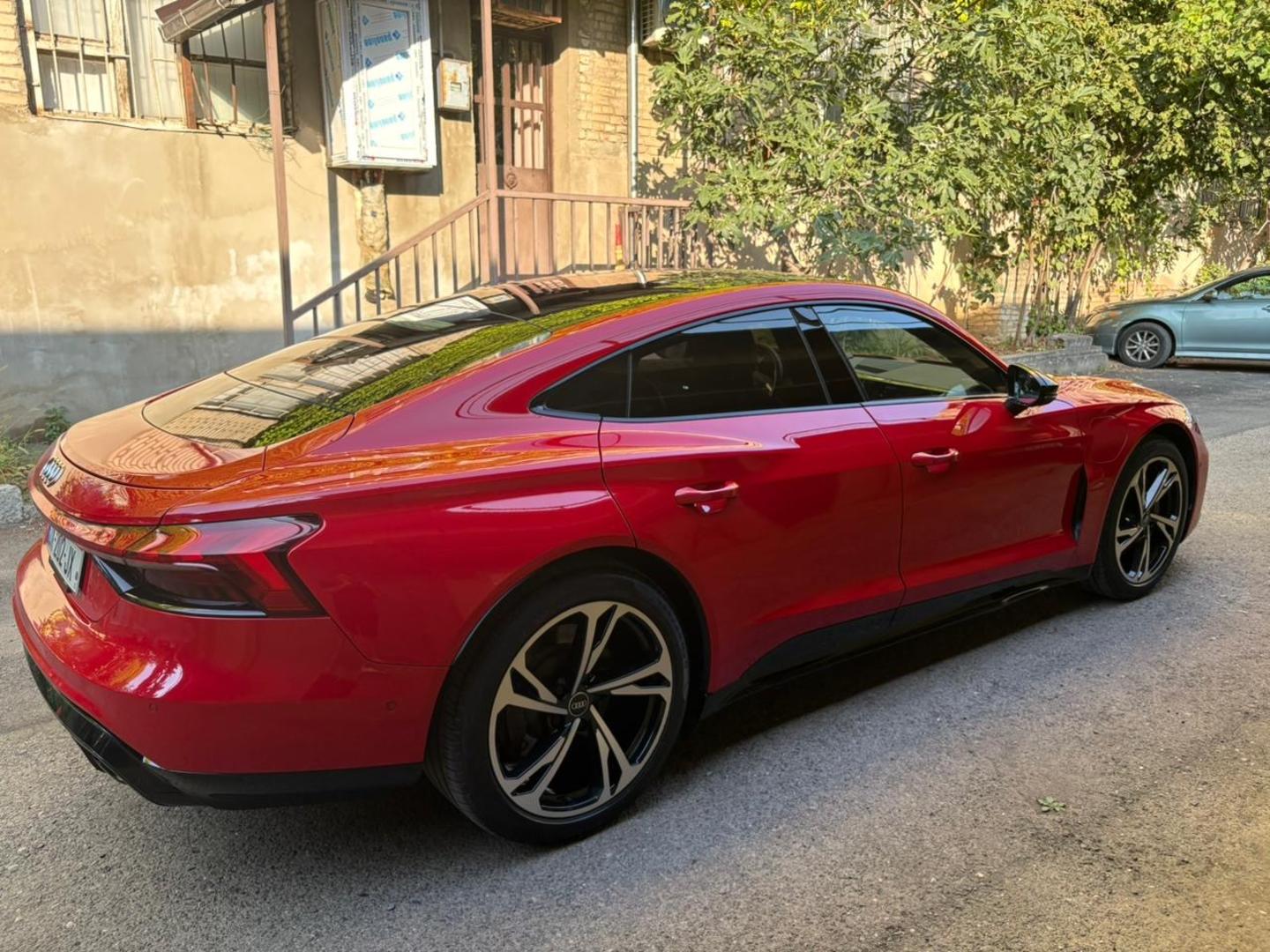 Audi e-tron