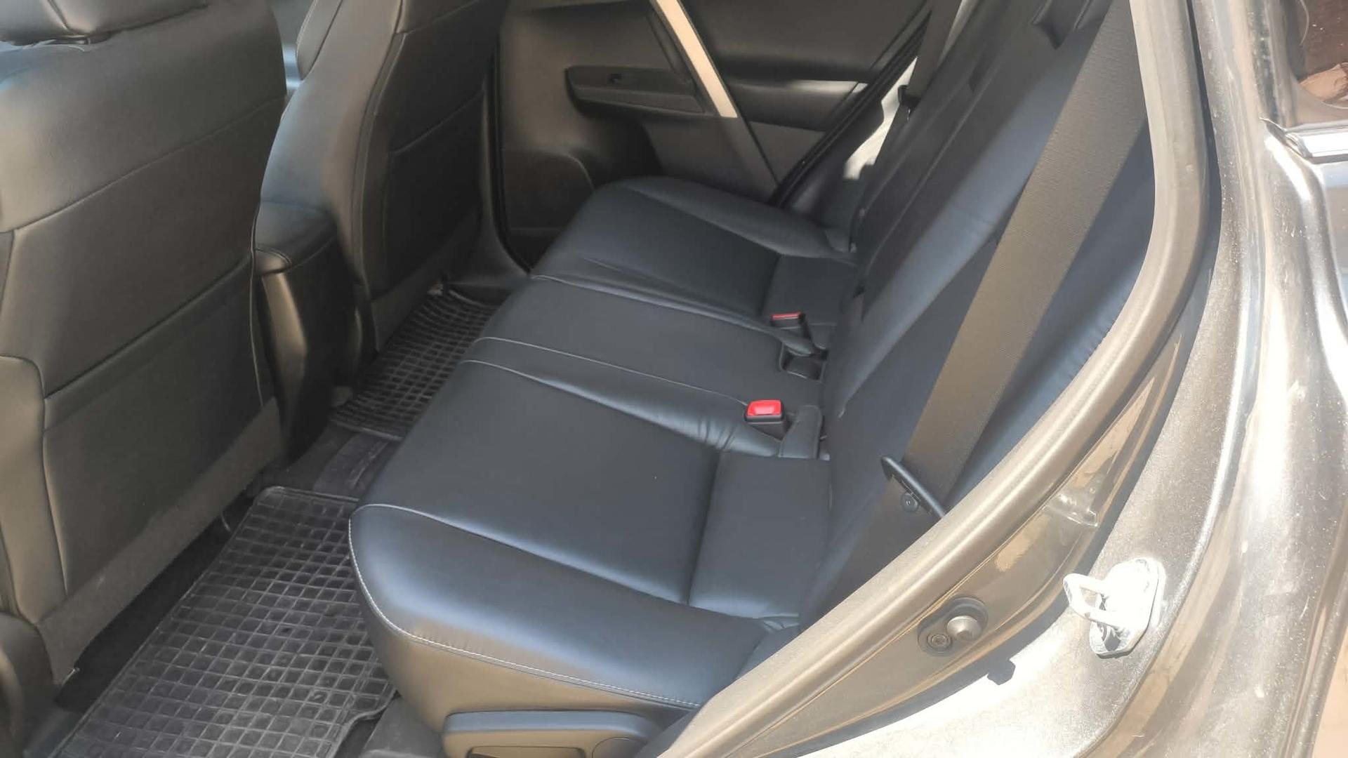 Toyota RAV4 2014 — photo 2