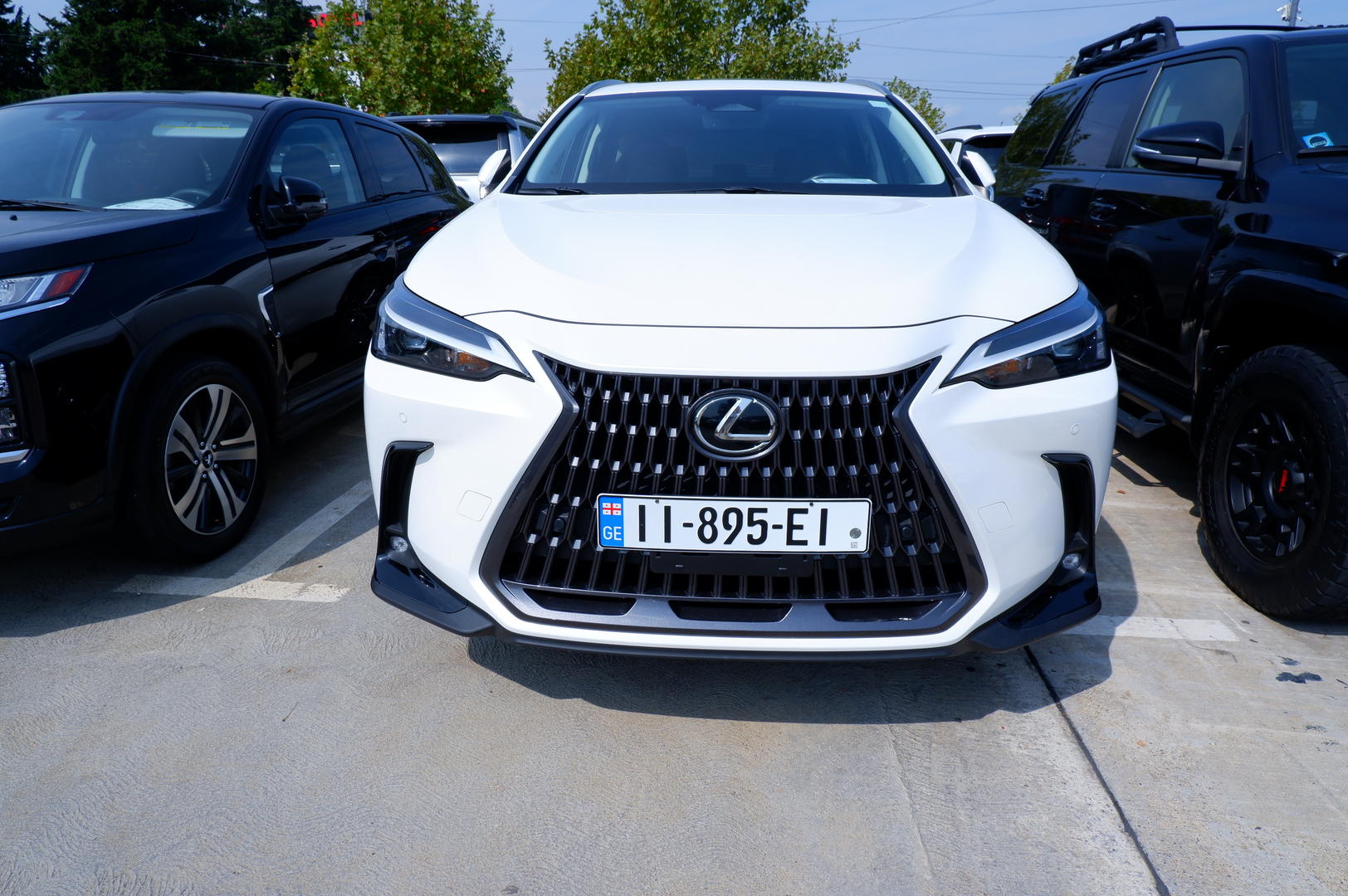 Lexus NX 350 2022 — photo 2