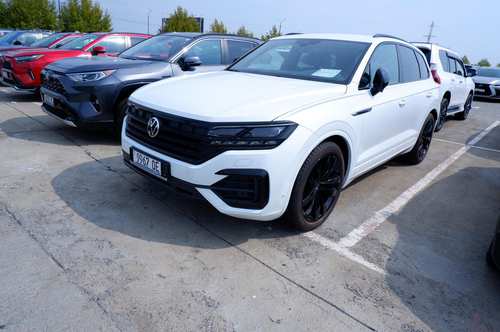 Volkswagen Touareg 2023 — photo 2