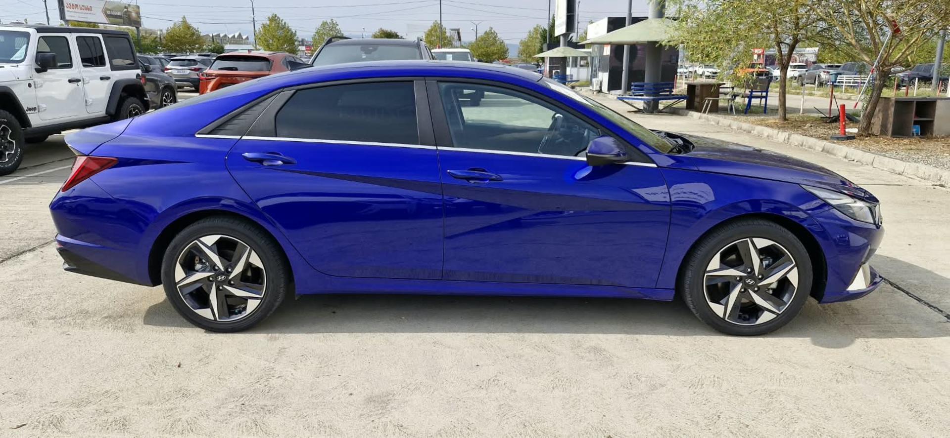 Hyundai Elantra 2022 — photo 2