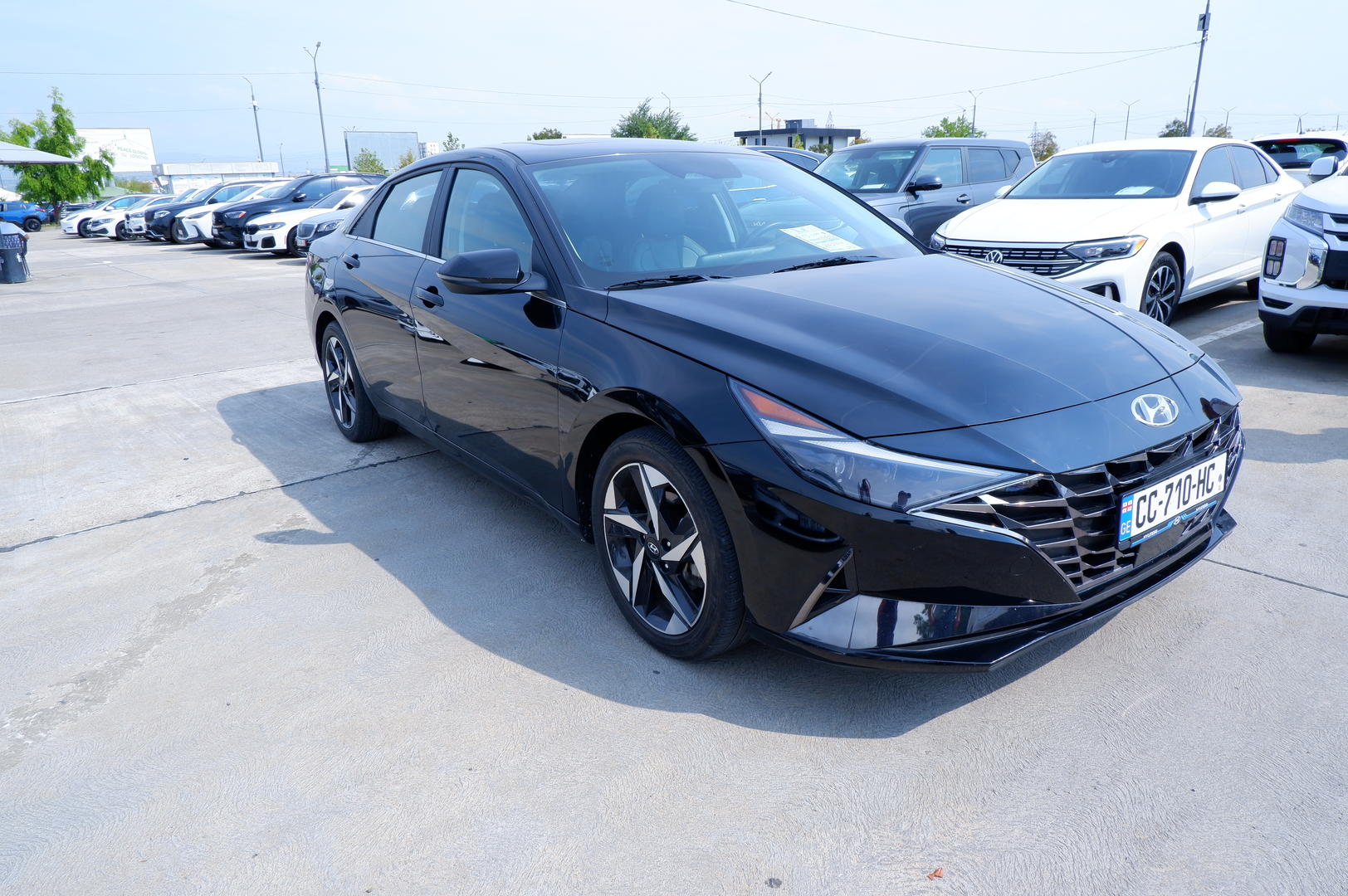 Hyundai Elantra 2023 — photo 2