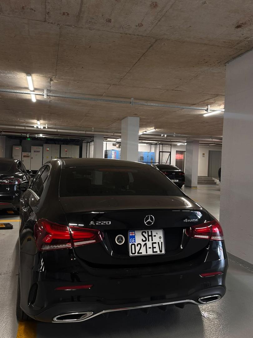 Mercedes-Benz A220