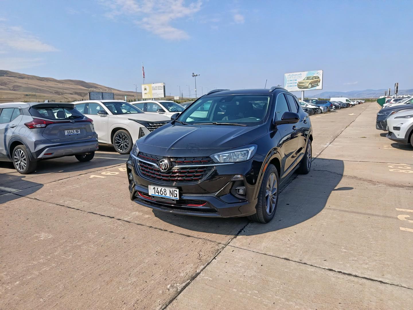 Buick Encore 2023 — photo 2