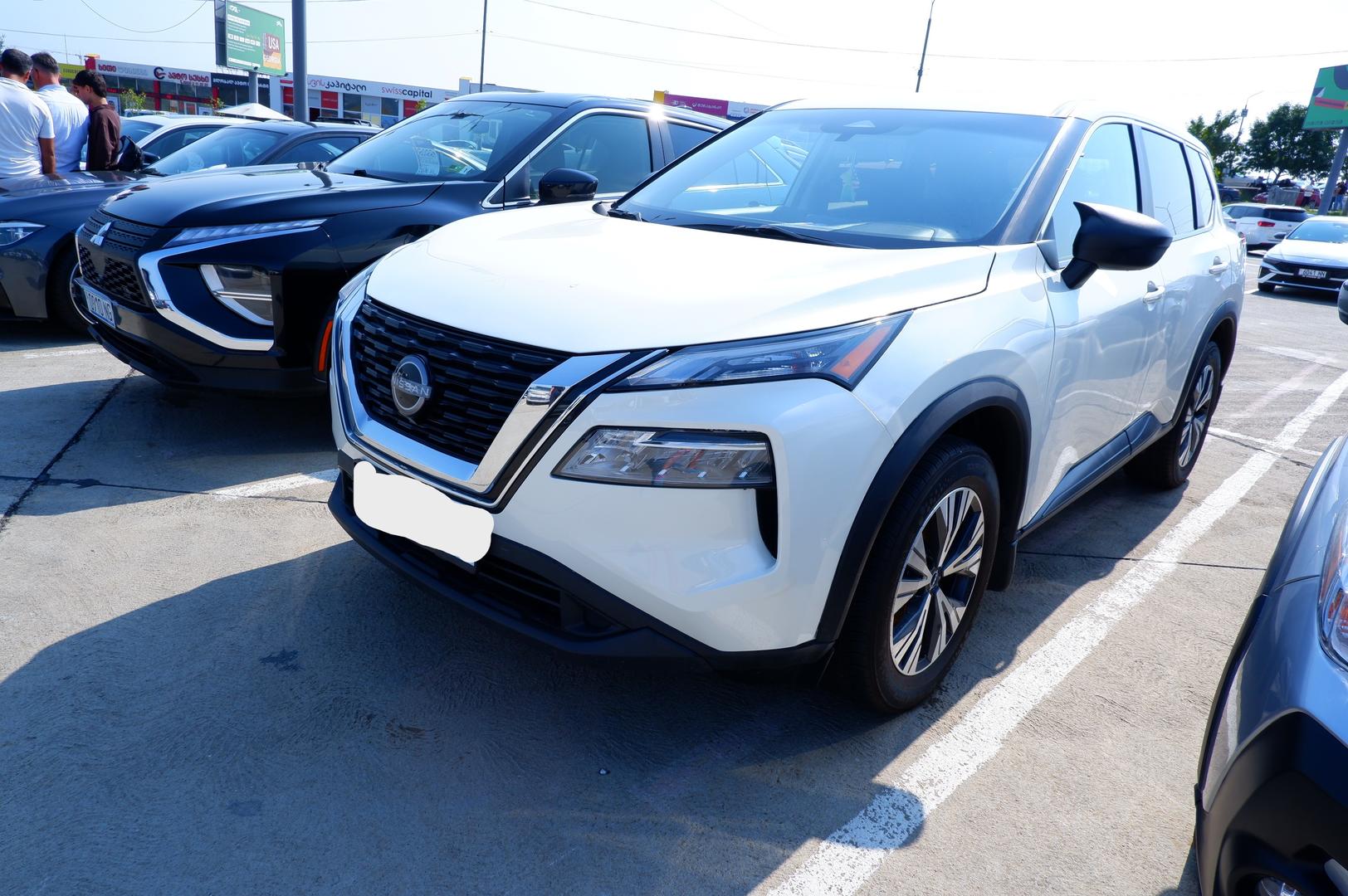 Nissan Rogue 2023 — photo 2