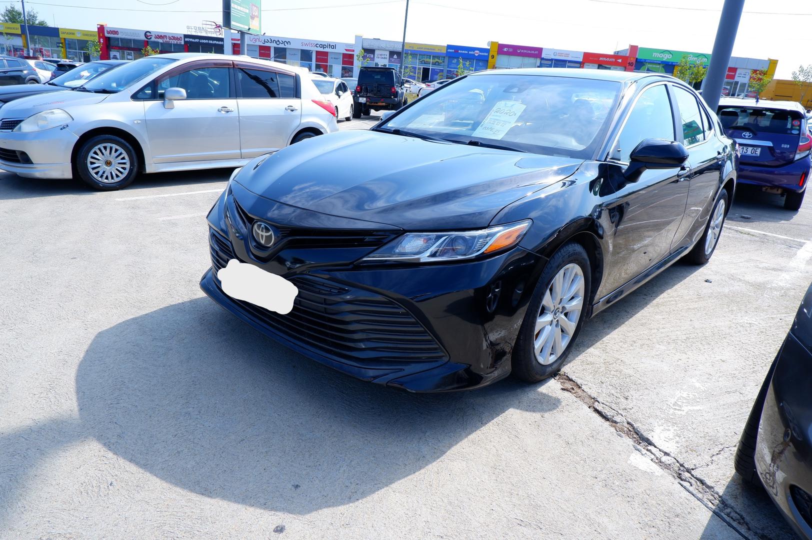 Toyota Camry 2020 — photo 2