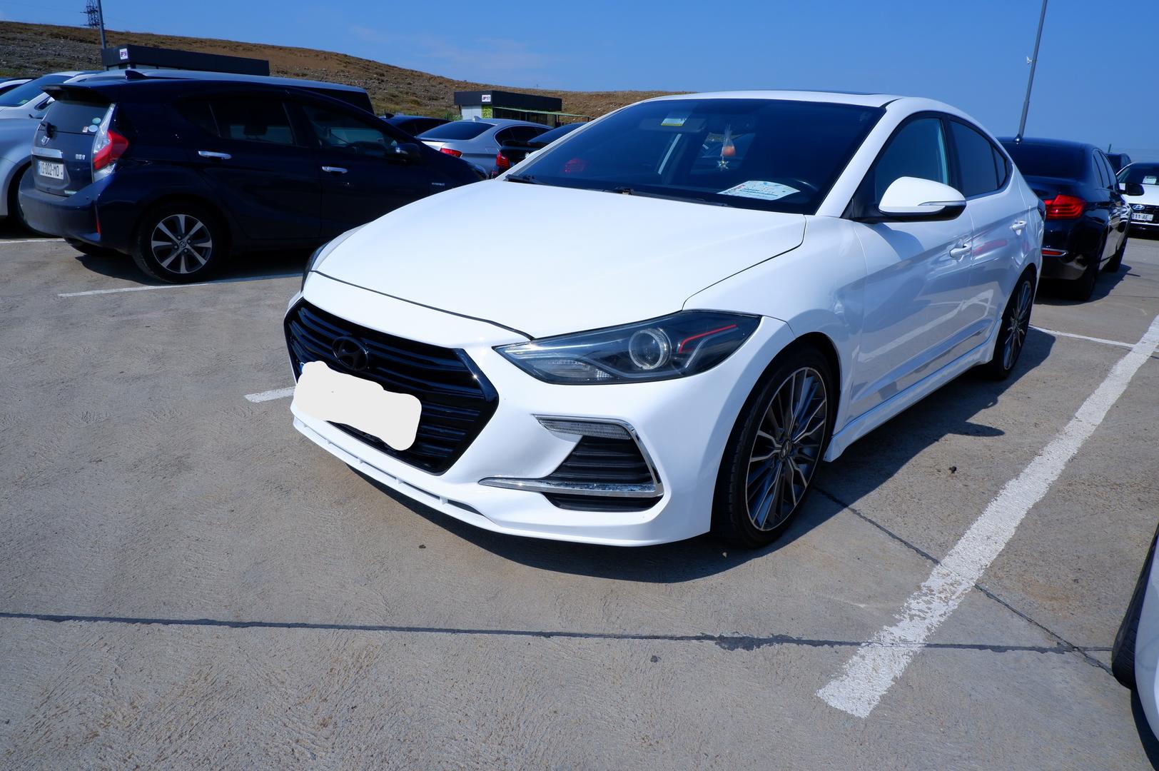 Hyundai Elantra 2016 — photo 2