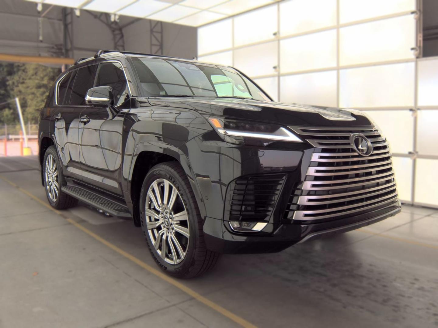 Lexus LX 700h 2026 — photo 2