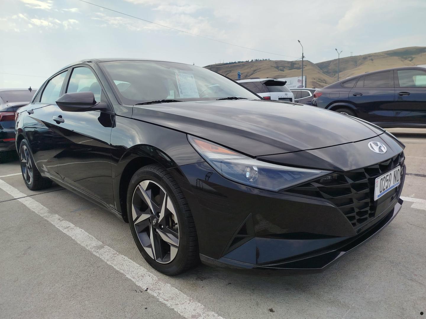 Hyundai Elantra 2023 — photo 2