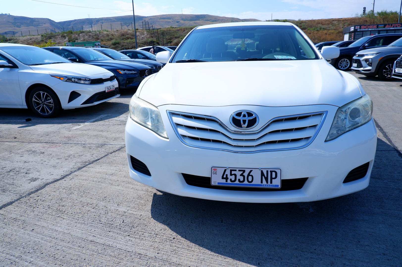 Toyota Camry 2010 — photo 2