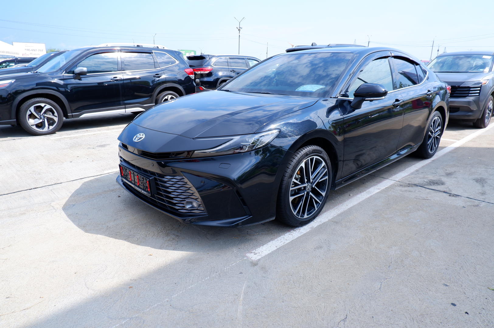 Toyota Camry 2024 — photo 2