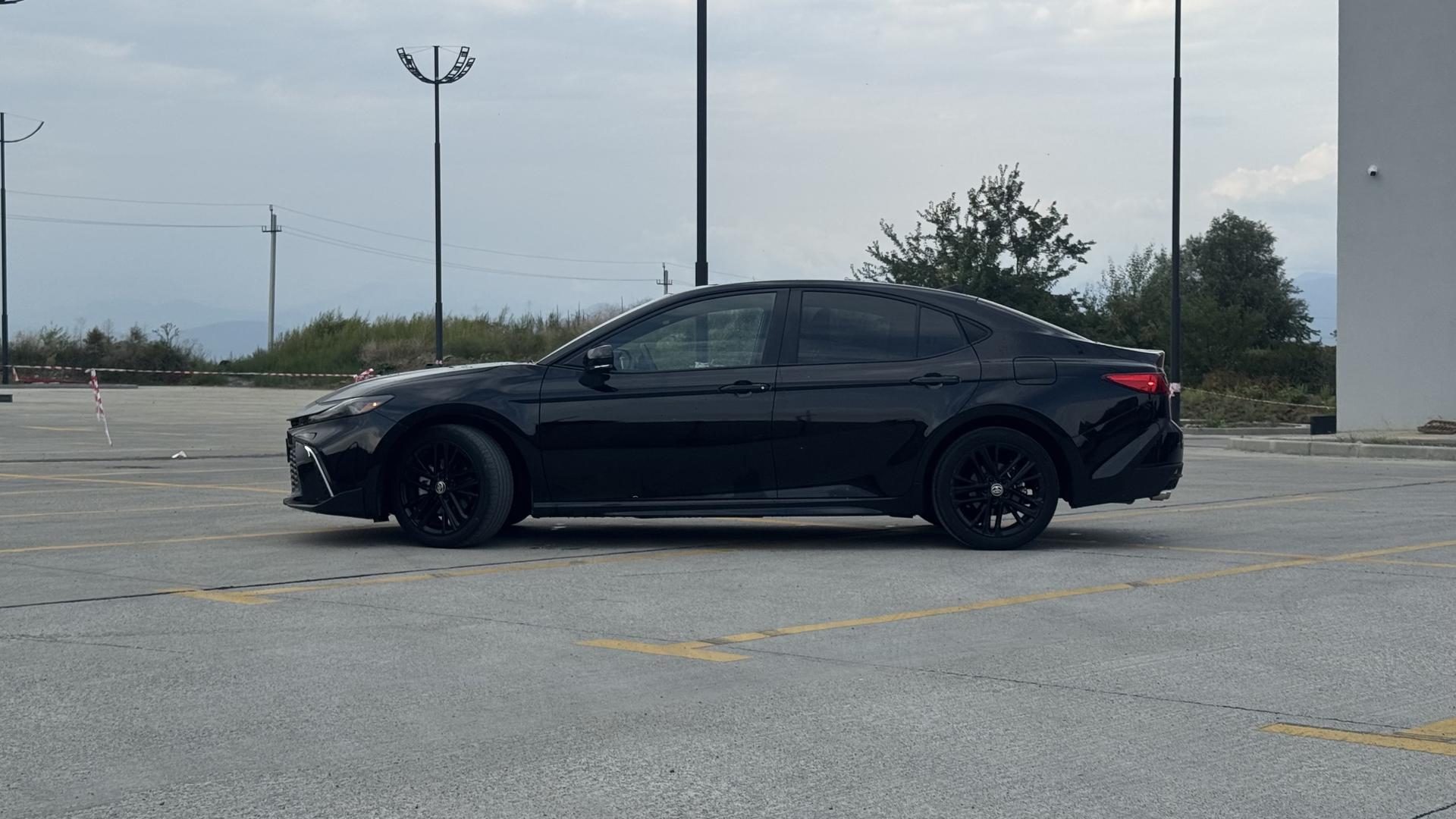 Toyota Camry 2024 — photo 2