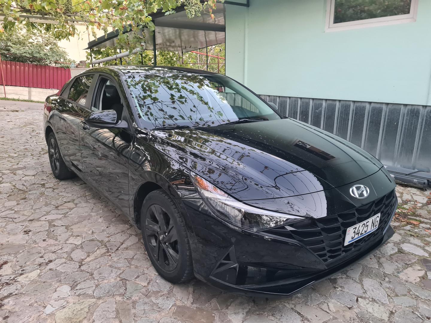 Hyundai Elantra 2023 — photo 2