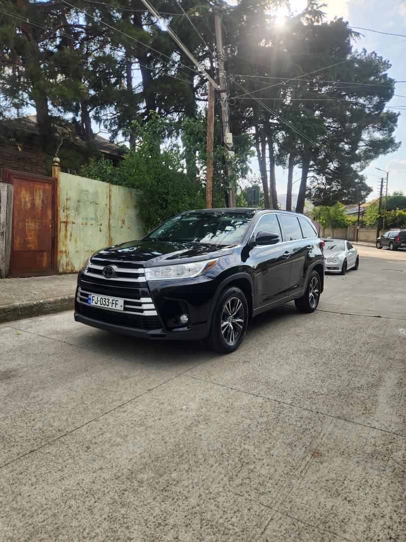Toyota Highlander 2018 — photo 2