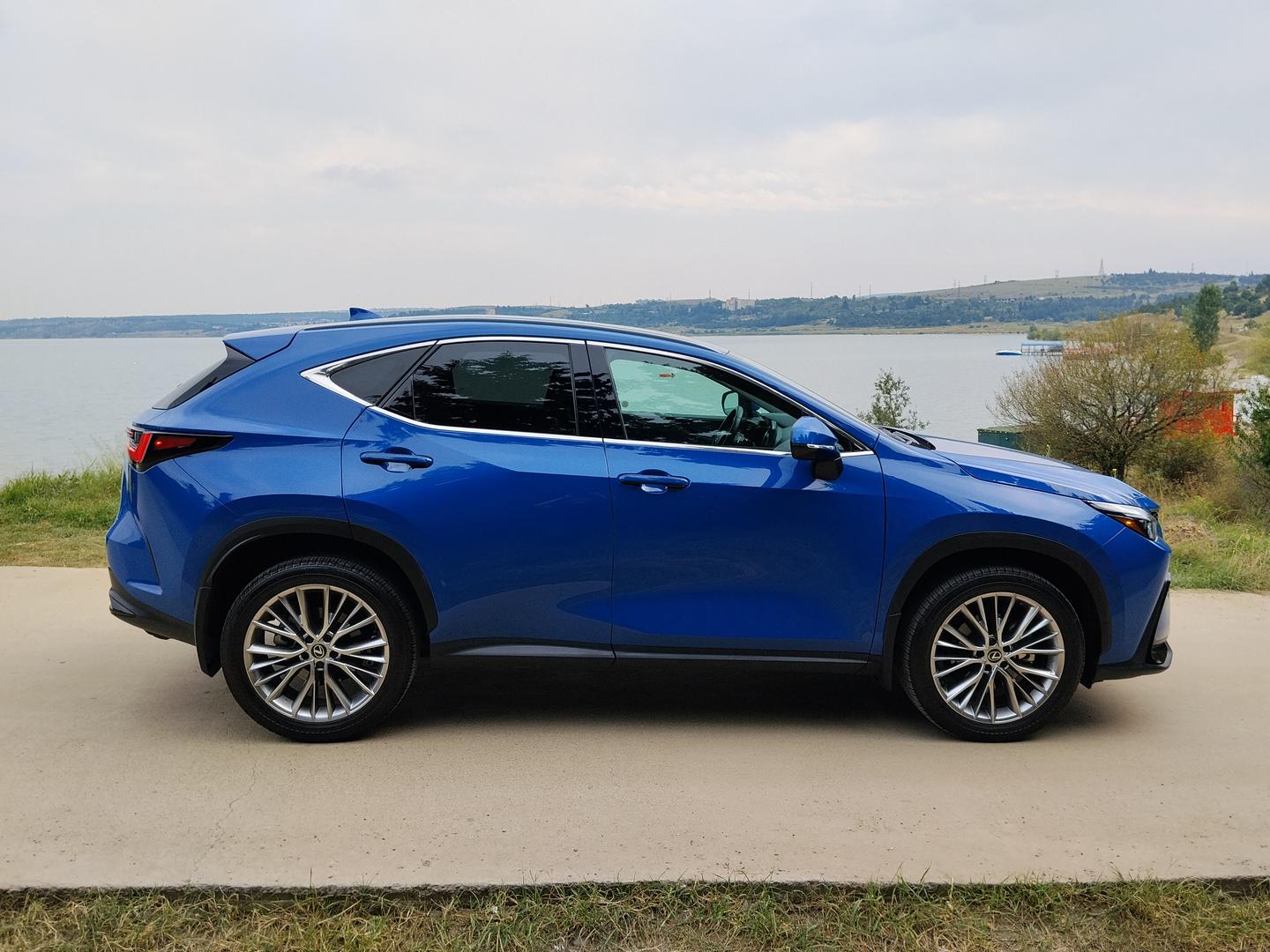 Lexus NX 350 2024 — photo 2