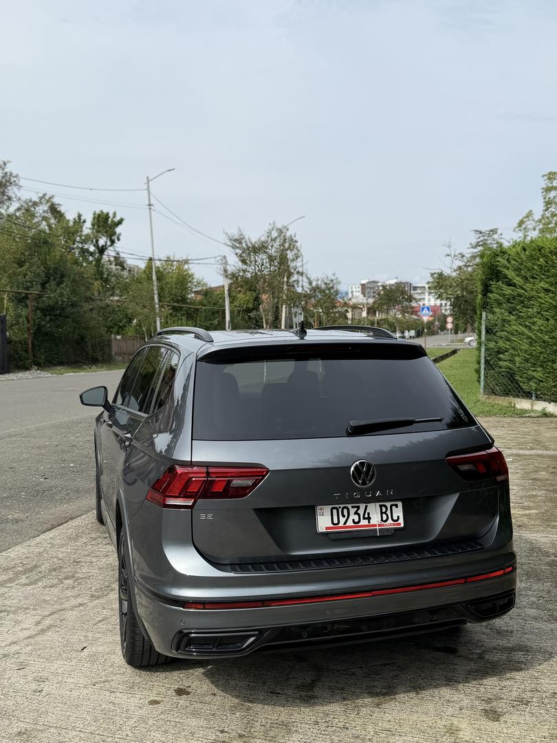 Volkswagen Tiguan 2023 — photo 2