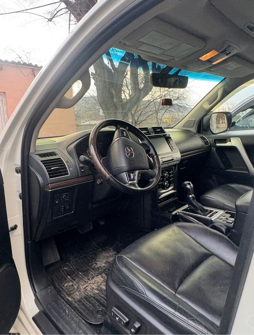 Toyota Land Cruiser Prado 2019 — photo 2