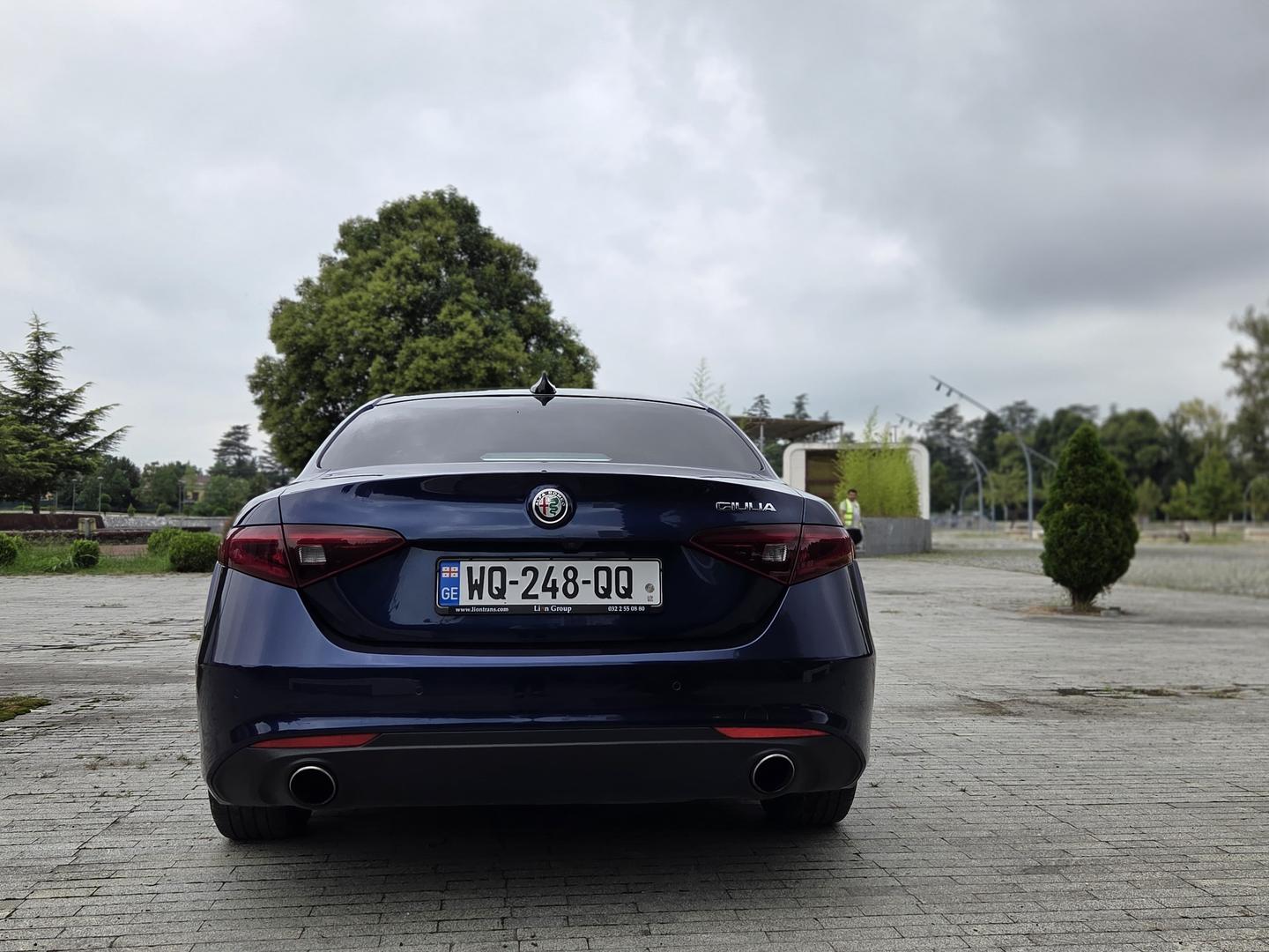 Alfa Romeo Giulia 2017 — photo 2