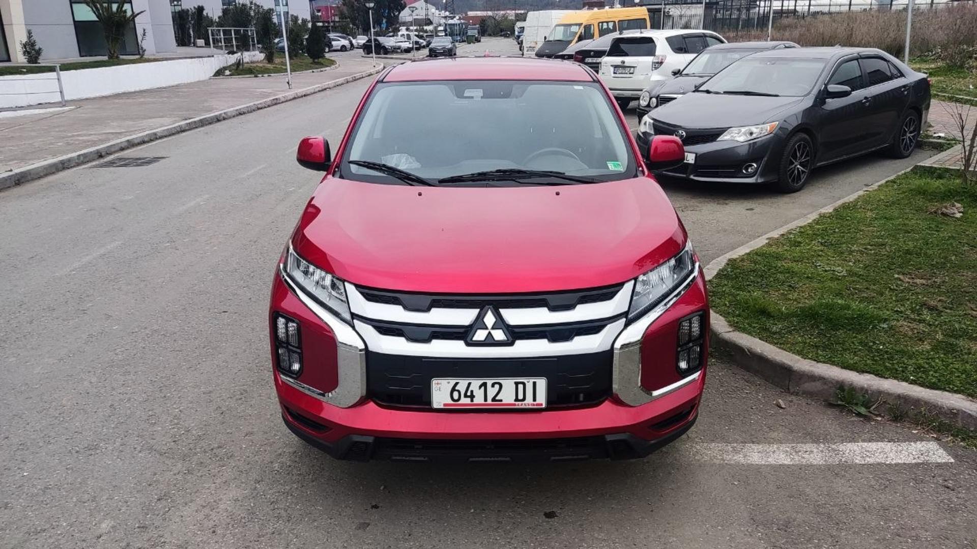 Mitsubishi Outlander Sport 2025 — photo 2