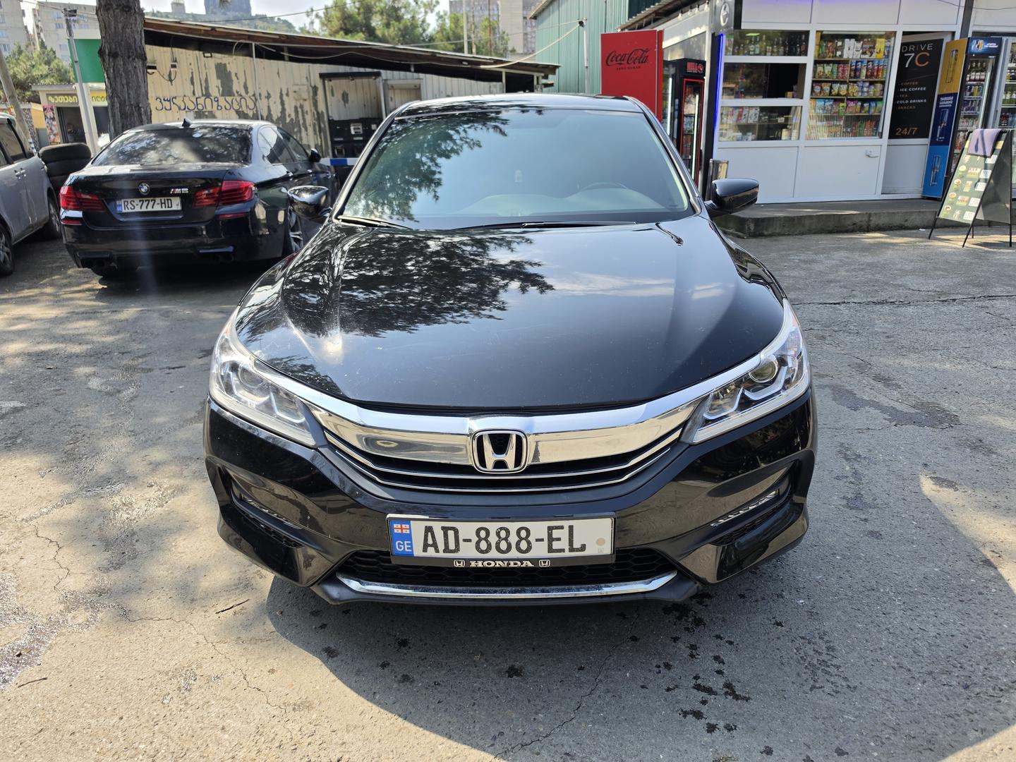Honda Accord 2017 — photo 2