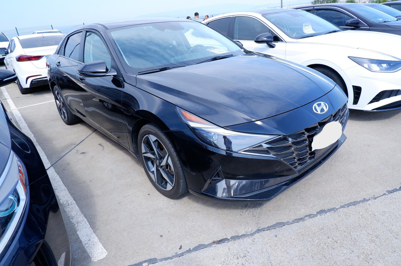 Hyundai Elantra 2022 — photo 2
