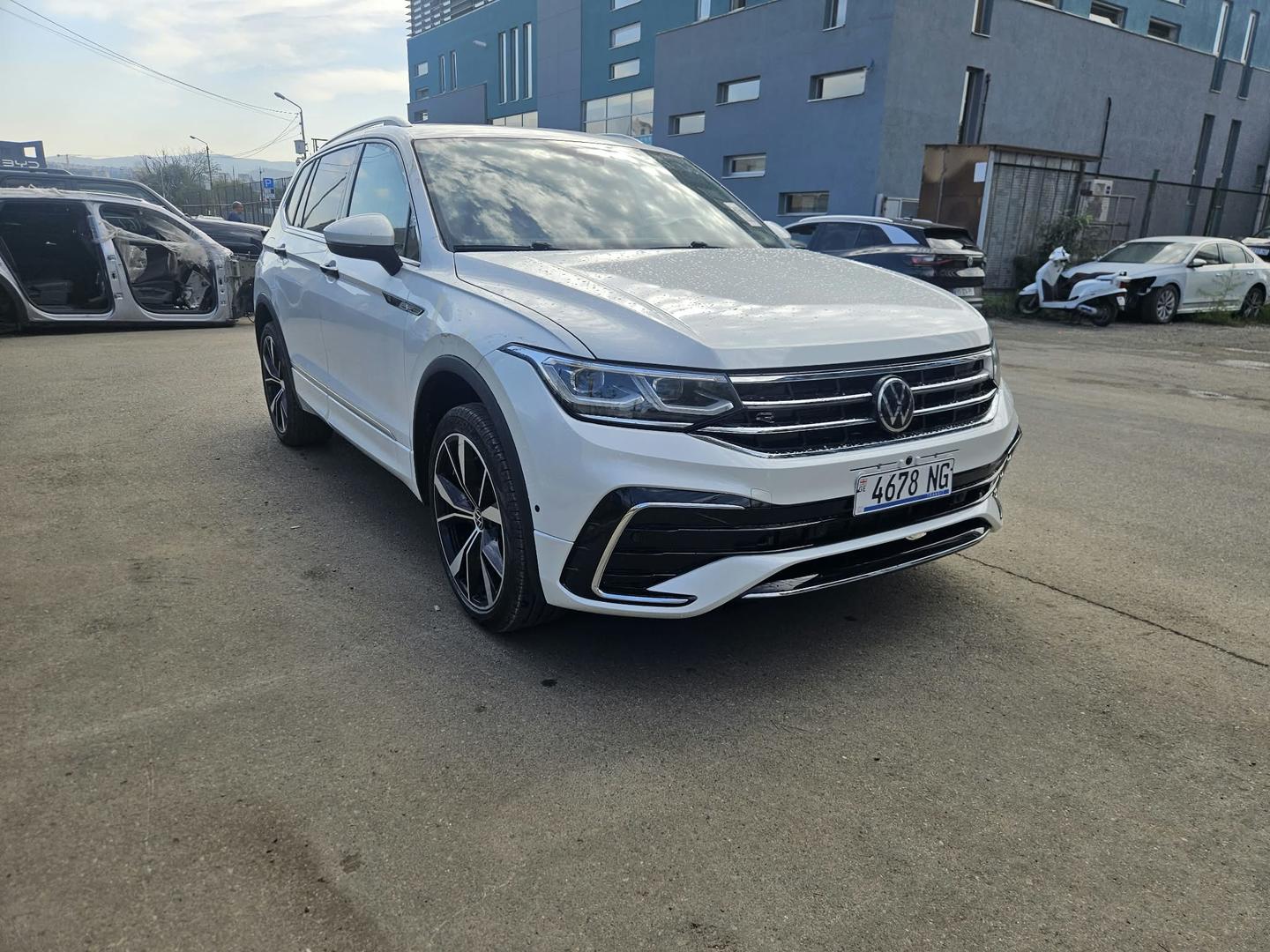 Volkswagen Tiguan 2022 — photo 2