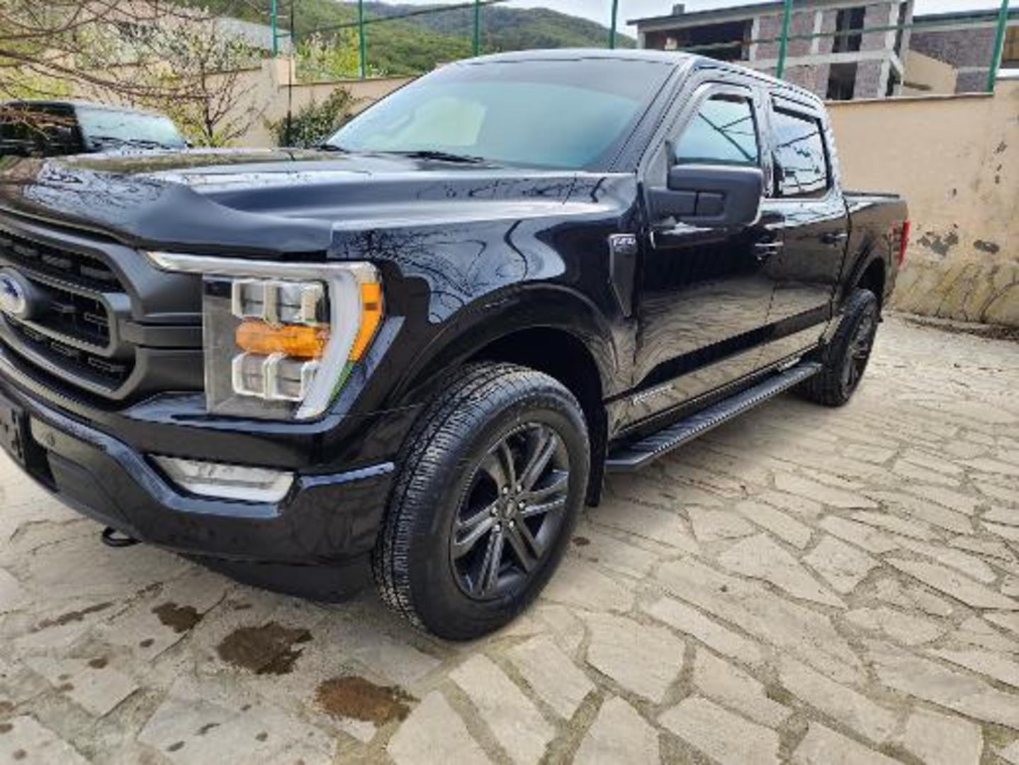 Ford F-150 2022 — photo 2
