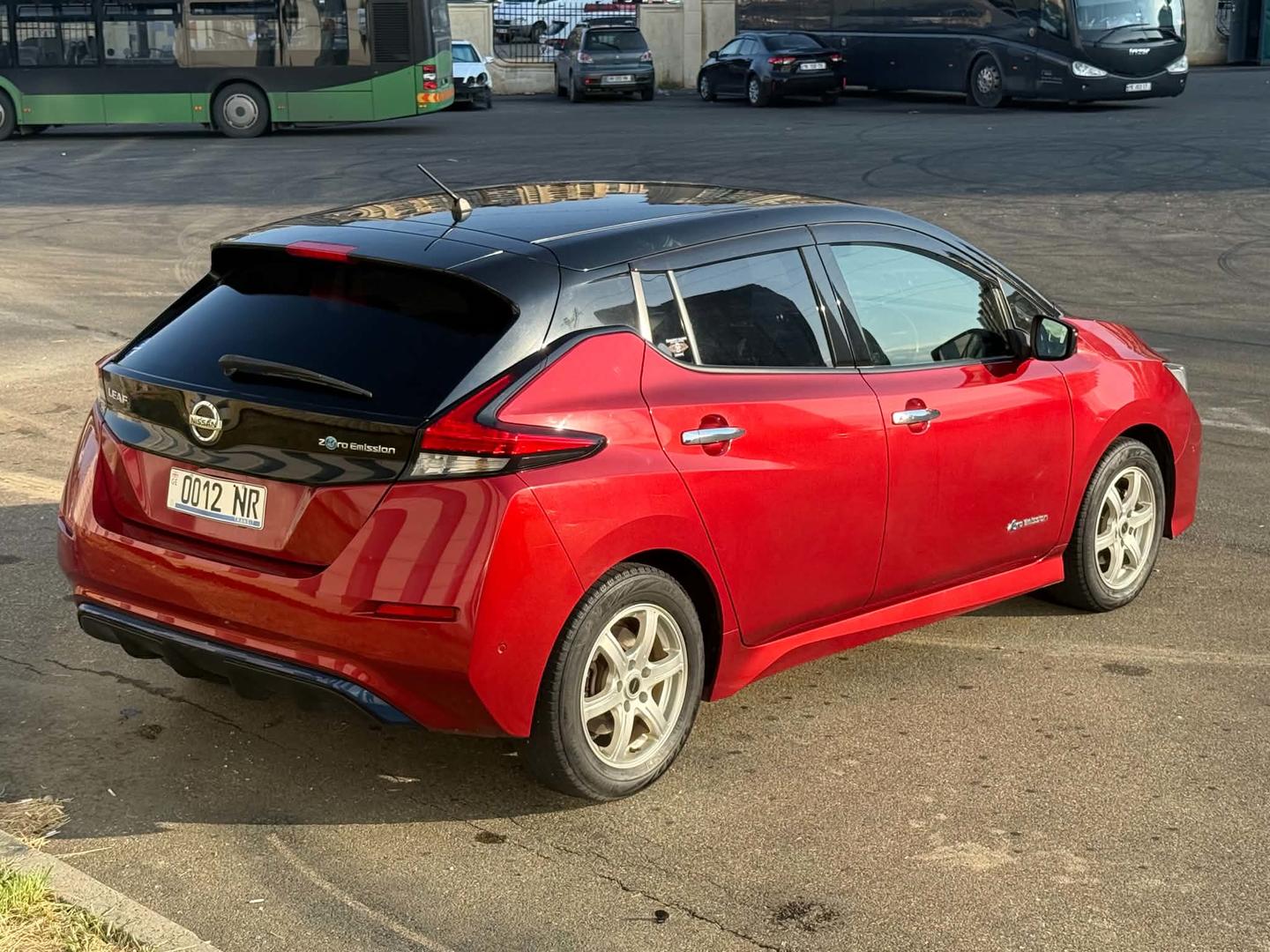 Nissan Leaf 2019 — photo 2