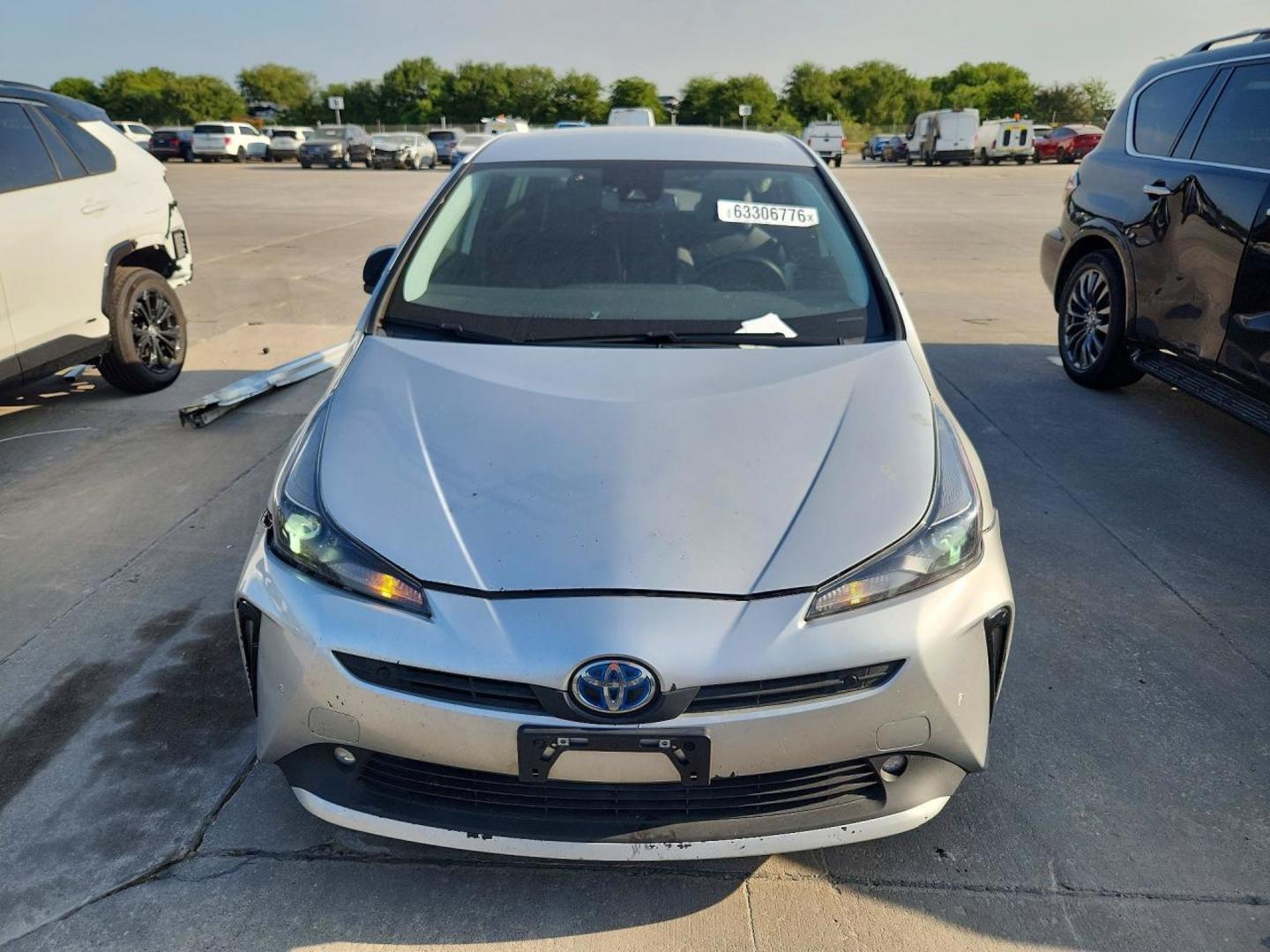 Toyota Prius 2022 — photo 2