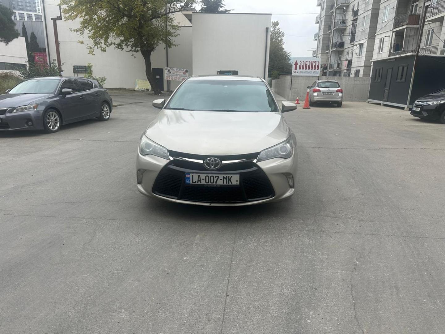 Toyota Camry 2015 — photo 2