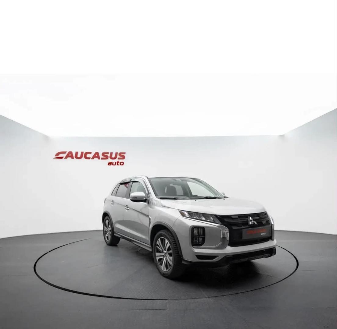 Mitsubishi Outlander Sport 2023 — photo 2