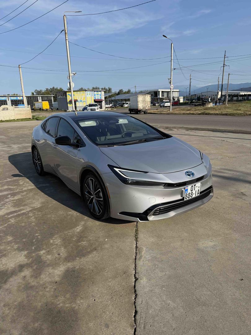 Toyota Prius 2024 — photo 2