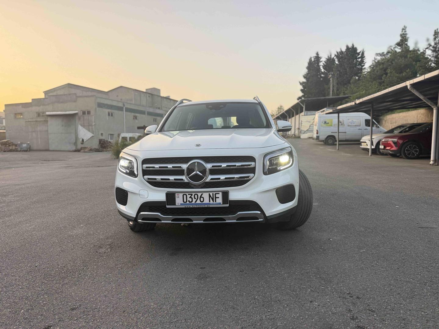 Mercedes-Benz GLB 2023 — photo 2