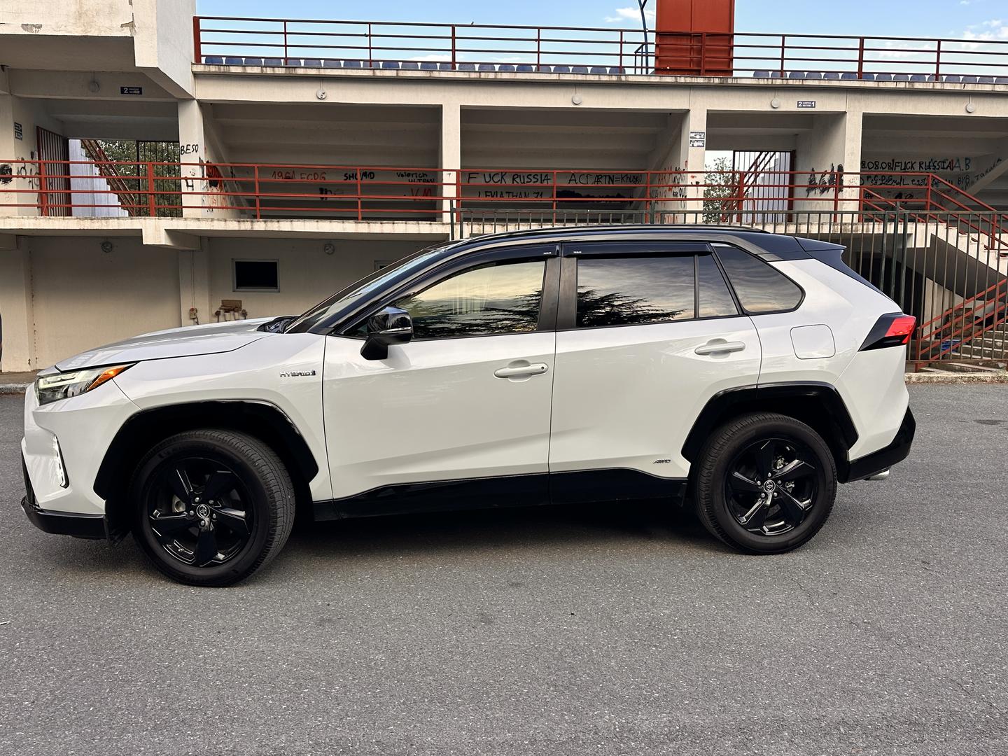 Toyota RAV4 2019 — photo 2