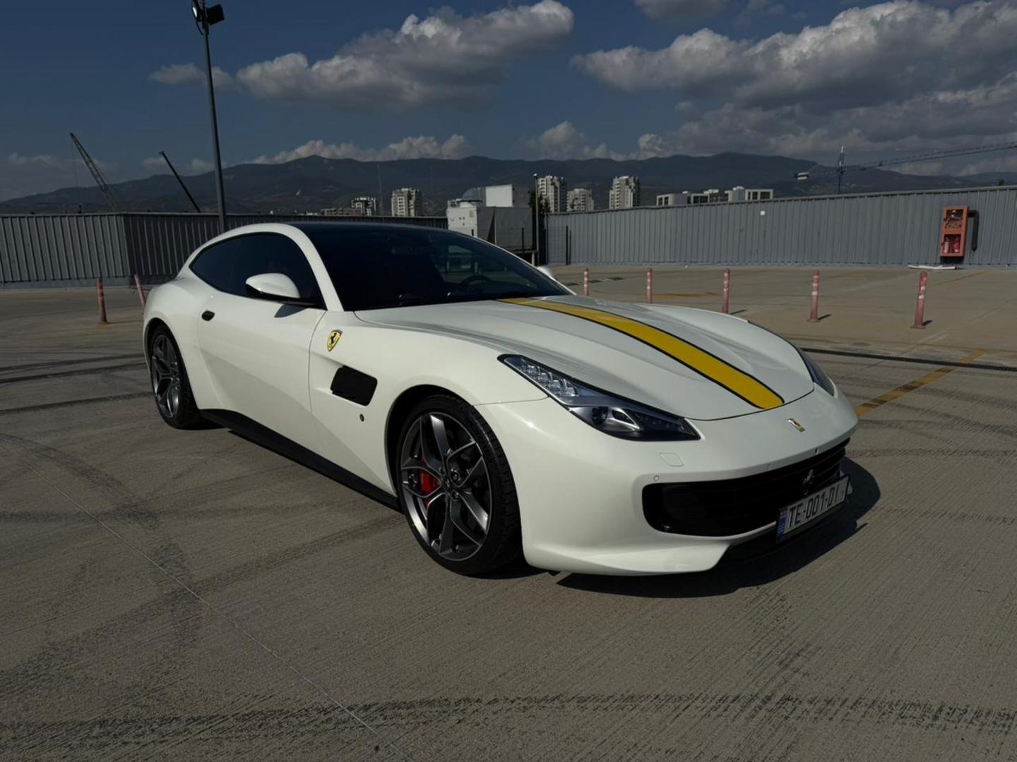 Ferrari GTC4Lusso 2018 — photo 2