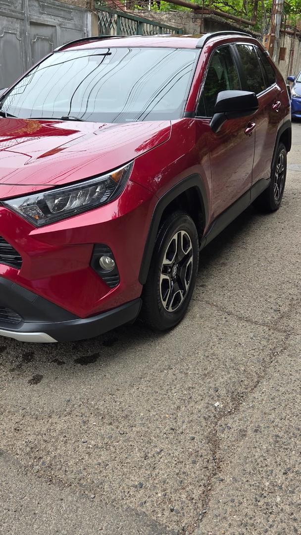 Toyota RAV4 2019 — photo 2