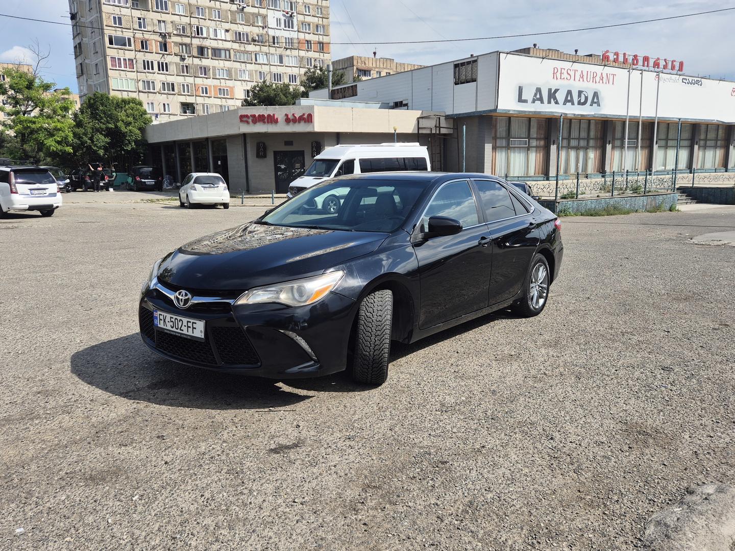 Toyota Camry 2017 — photo 2