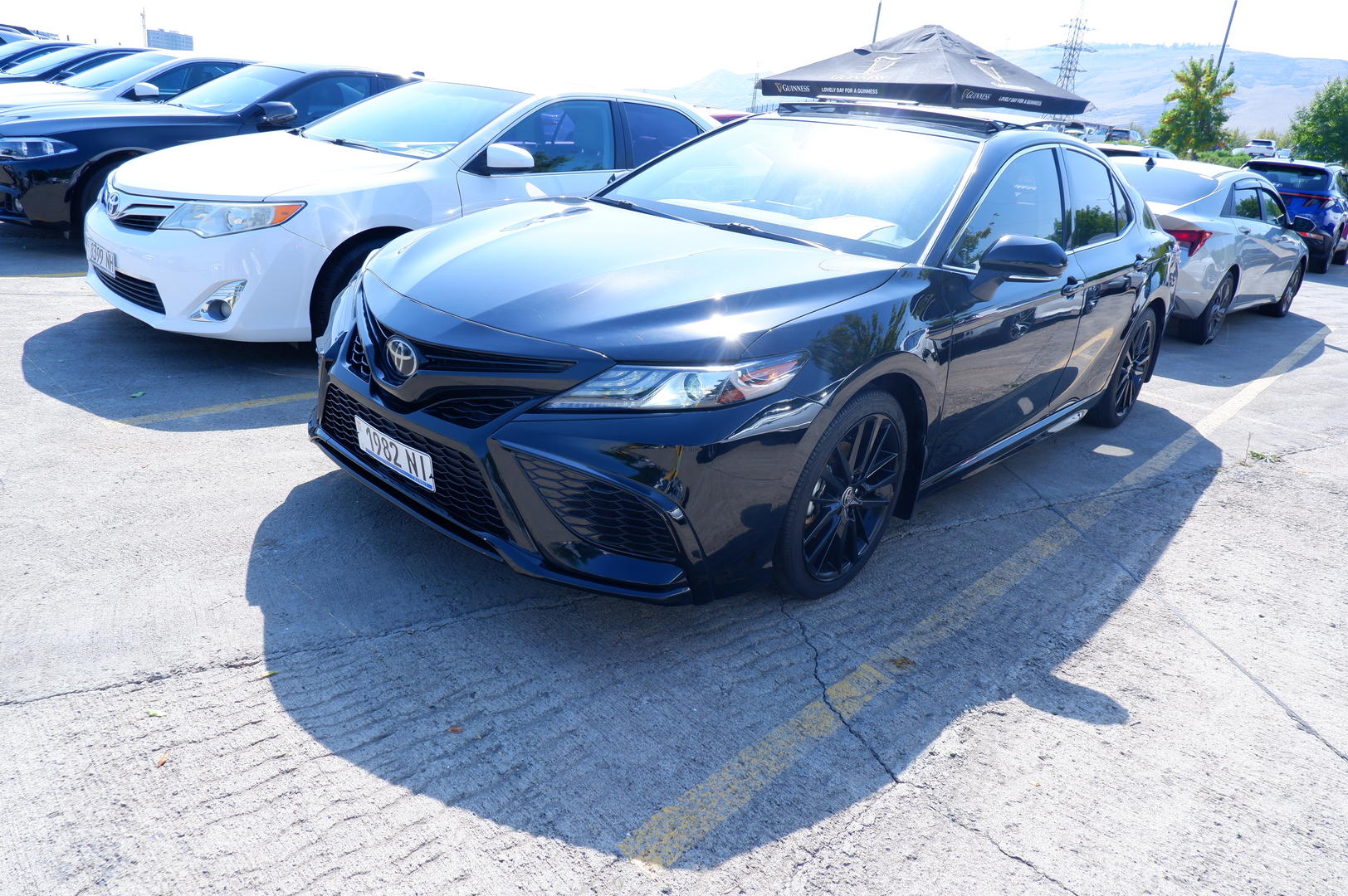 Toyota Camry 2023 — photo 2