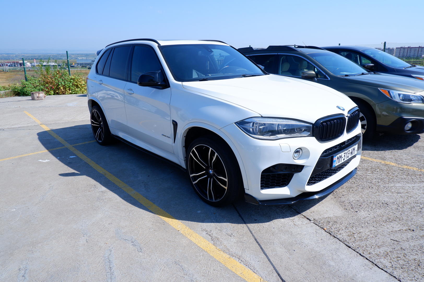 BMW X5 2017 — photo 2