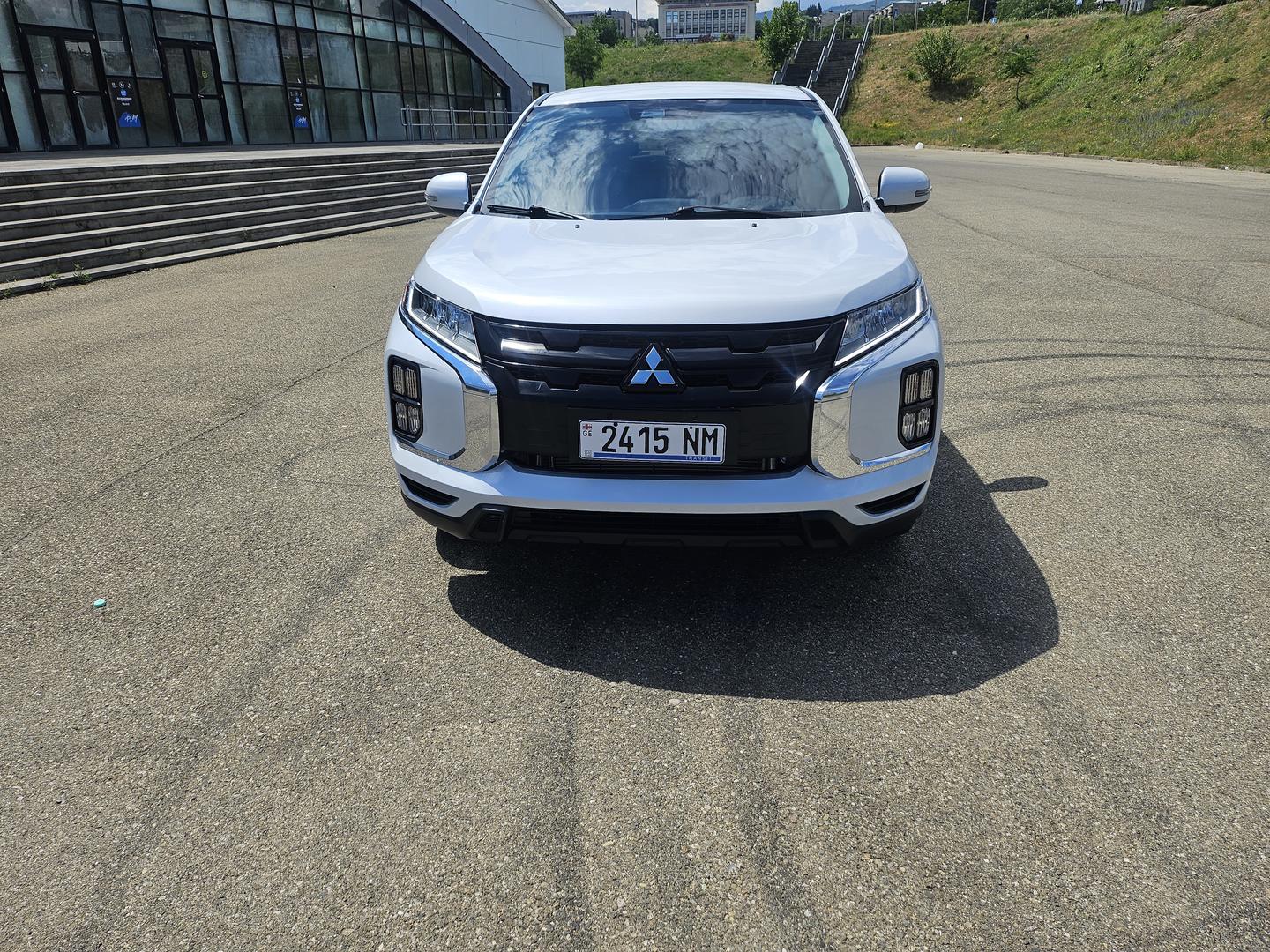 Mitsubishi Outlander Sport 2024 — photo 2
