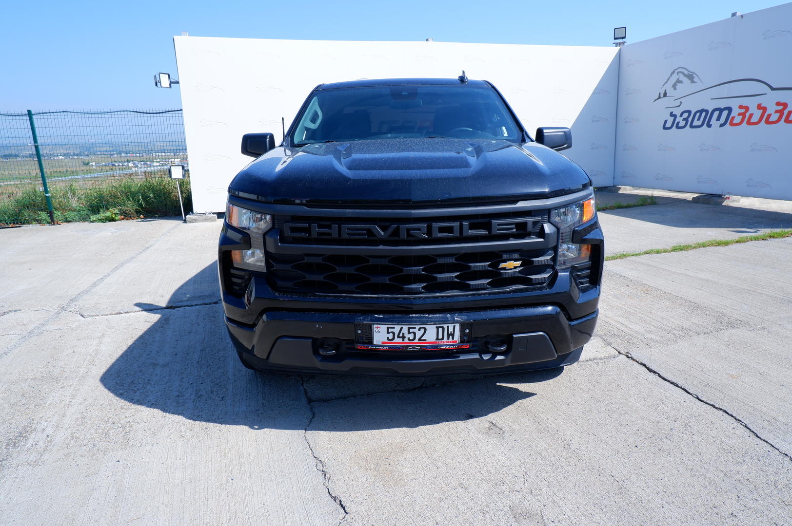 Chevrolet Silverado 2023 — photo 2