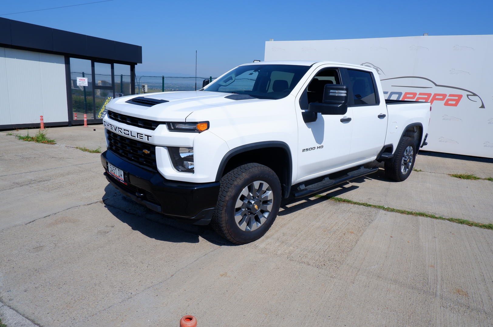 Chevrolet Silverado 2023 — photo 2