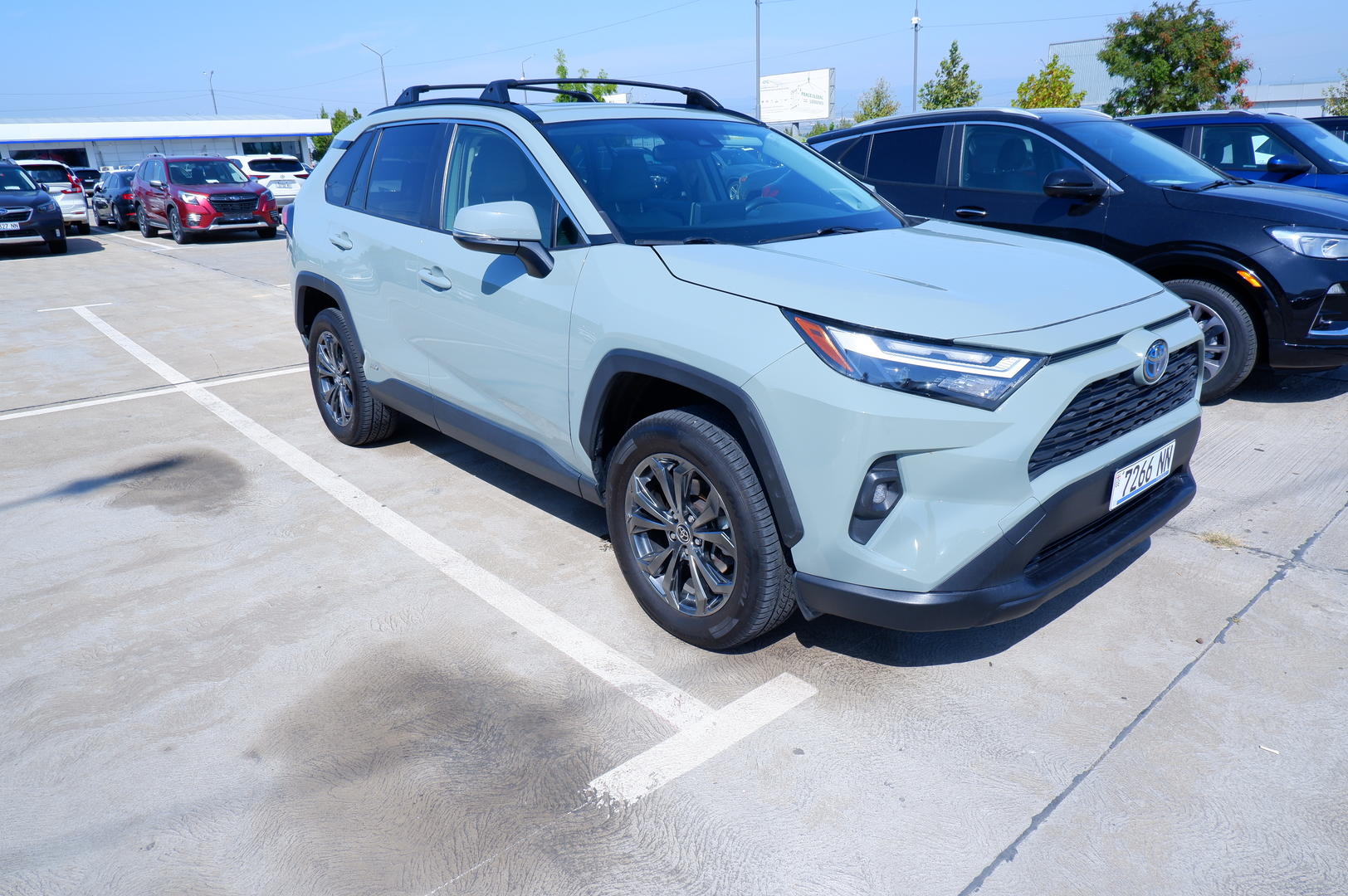 Toyota RAV4 2022 — photo 2