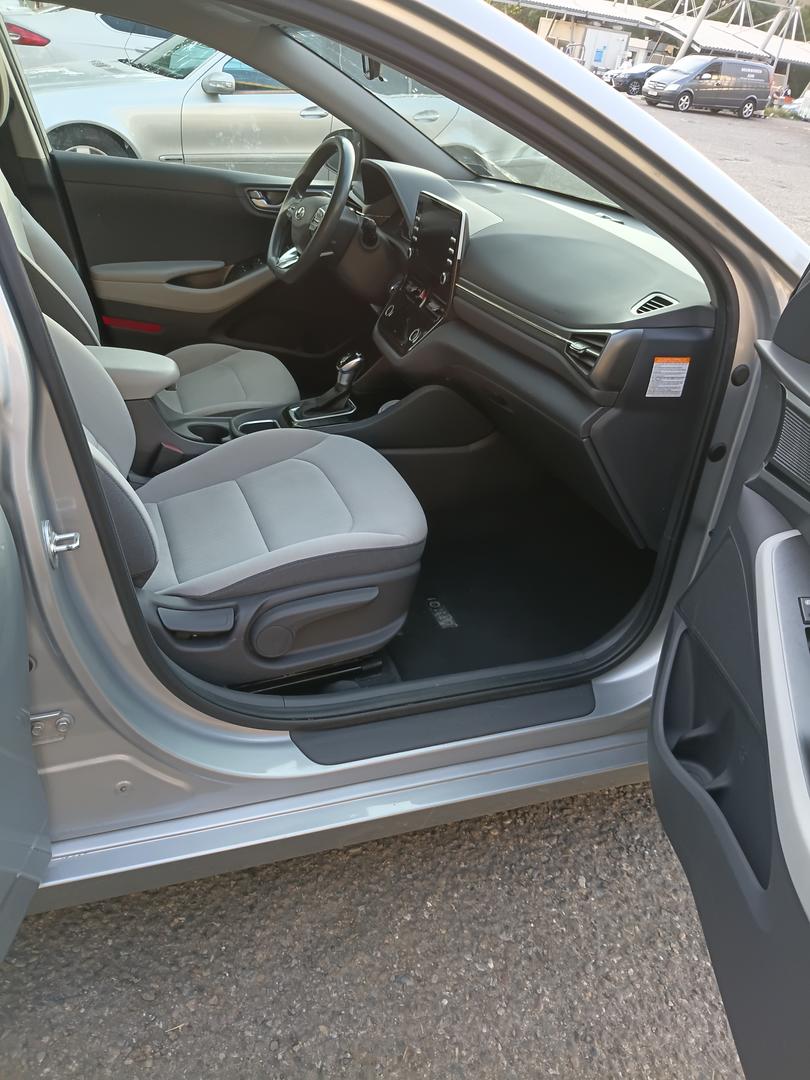 Hyundai Ioniq 2021 — photo 2