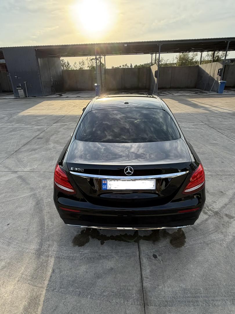 Mercedes-Benz E 300